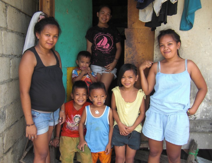 フィリピンのスラムの子供