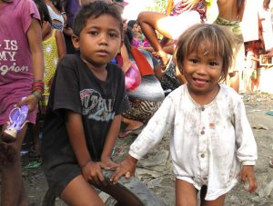 フィリピン セブのゴミ山の子ども