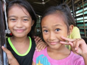 フィリピンのボランティアでごみ山の子どもとつくった絆